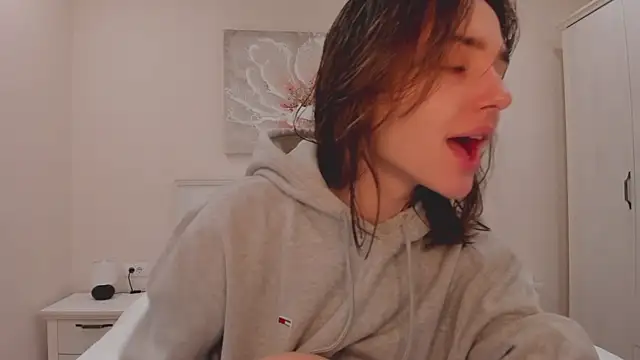 Snapshot of JudyAngil chatting on October 29, 6:04 am JudyAngil online show from October 29, 6:04 am