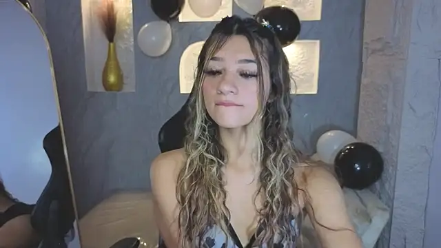 Laurita b online show from December 20, 7:54 pm