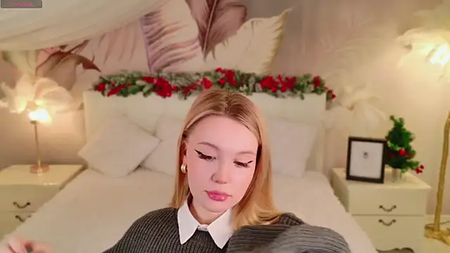 AliceMorr online show from December 18, 8:20 am