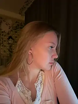 AliceMorr online show from December 20, 5:18 pm