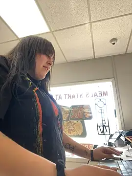 ThicBunz online show from February 26, 3:30 pm