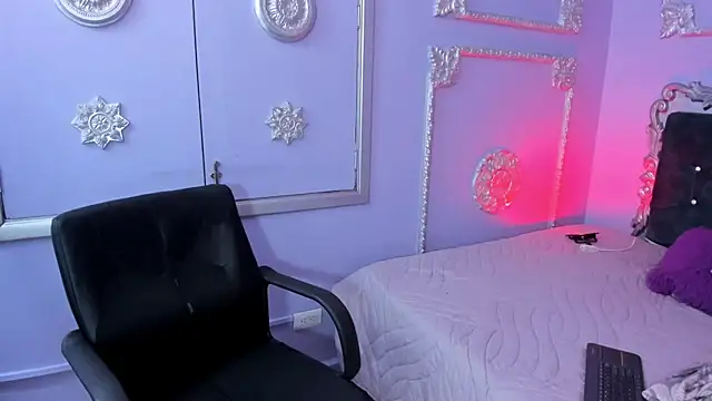 Snapshot of JeyLee chatting on November 28, 12:19 pm JeyLee online show from November 28, 12:19 pm