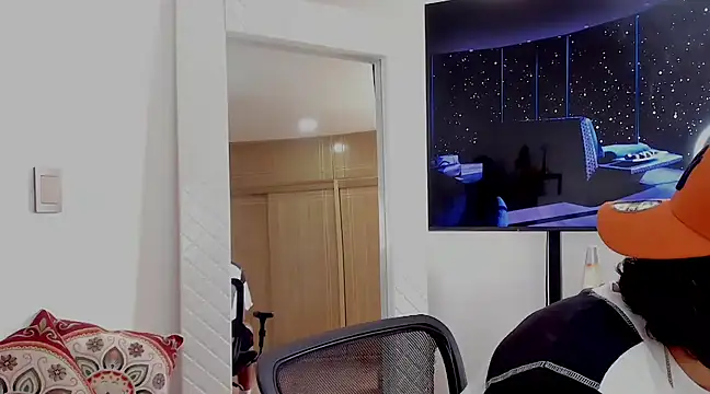 Snapshot of david__johnson372 chatting on February 20, 3:19 pm david johnson372 online show from February 20, 3:19 pm