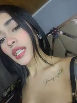 Snapshot of AliceMiller_2 chatting on November 24, 12:32 am AliceMiller 2 online show from November 24, 12:32 am