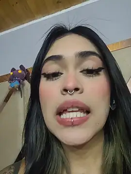 Snapshot of AliceMiller_2 chatting on November 29, 6:05 am AliceMiller 2 online show from November 29, 6:05 am