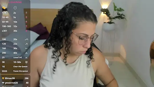 aixa 15 online show from December 17, 5:47 pm