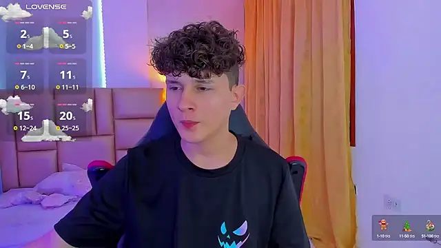 Nathan Bluee online show from December 10, 2:05 am