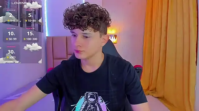 Nathan Bluee online show from December 10, 7:32 pm