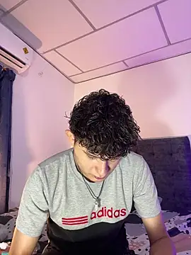 Snapshot of Nathan_Bluee chatting on November 5, 3:01 pm Nathan Bluee online show from November 5, 3:01 pm