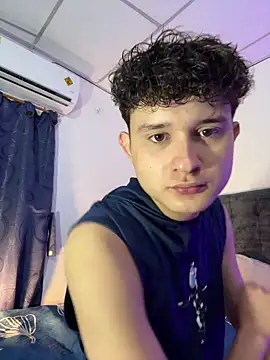 Snapshot of Nathan_Bluee chatting on November 12, 3:34 pm Nathan Bluee online show from November 12, 3:34 pm