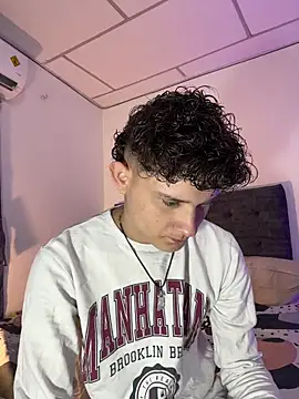 Snapshot of Nathan_Bluee chatting on November 16, 3:06 pm Nathan Bluee online show from November 16, 3:06 pm