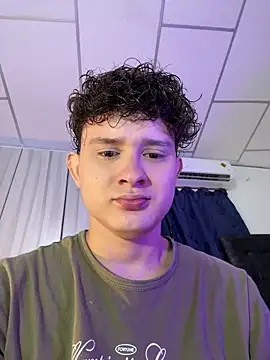 Snapshot of Nathan_Bluee chatting on December 5, 4:03 pm Nathan Bluee online show from December 5, 4:03 pm