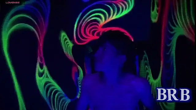 Snapshot of DominicPrince chatting on November 6, 5:19 am DominicPrince online show from November 6, 5:19 am