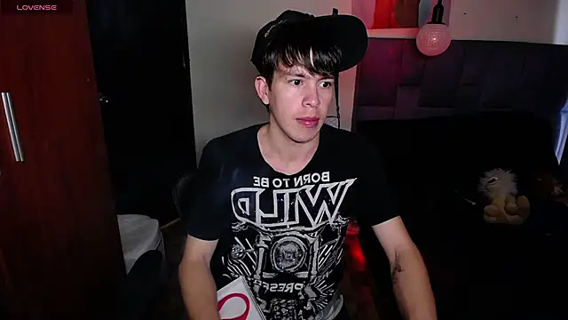 Snapshot of DominicPrince chatting on November 23, 7:35 pm DominicPrince online show from November 23, 7:35 pm