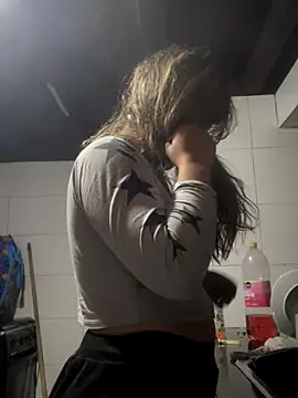 Snapshot of Khalyk_G chatting on November 23, 7:19 am Khalyk G online show from November 23, 7:19 am