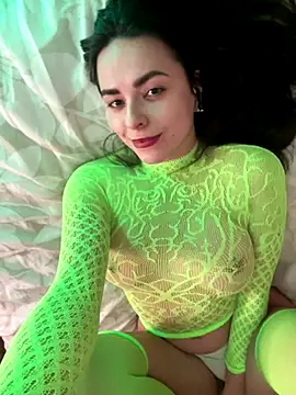 Snapshot of Alicia_Hot1 chatting on December 19, 9:44 pm Alicia Hot1 online show from December 19, 9:44 pm