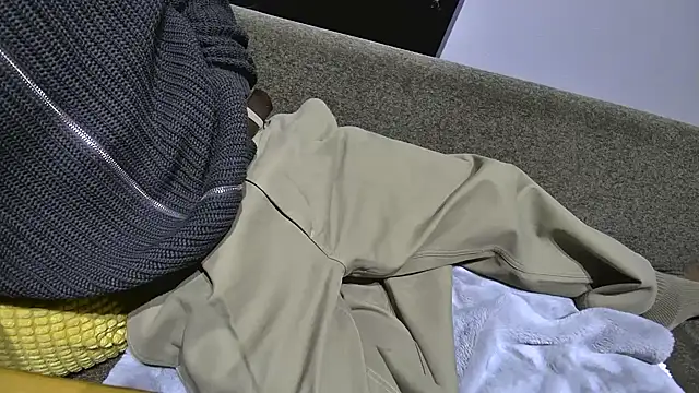 atom0407 online show from December 14, 4:52 pm