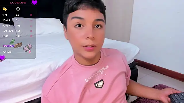 Snapshot of Seductivo_jr chatting on February 11, 4:11 am Seductivo jr online show from February 11, 4:11 am