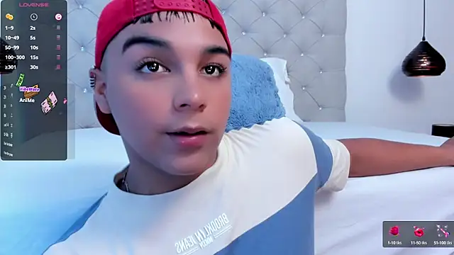 Snapshot of Seductivo_jr chatting on March 8, 2:19 pm Seductivo jr online show from March 8, 2:19 pm