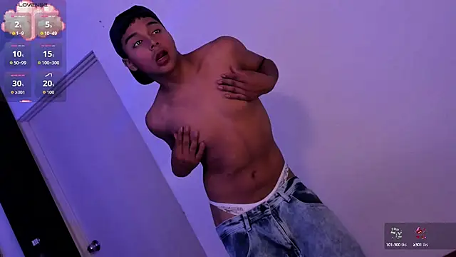 Snapshot of Seductivo_jr chatting on September 18, 7:54 am Seductivo jr online show from September 18, 7:54 am