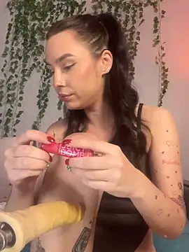 Snapshot of MiaNell chatting on November 23, 12:10 am MiaNell online show from November 23, 12:10 am