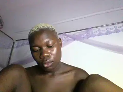 sexyqueen02 online show from March 12, 11:44 pm