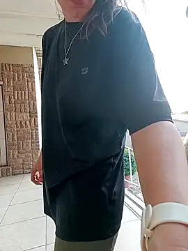 Snapshot of Missmesexycouple69 chatting on November 20, 3:23 pm Missmesexycouple69 online show from November 20, 3:23 pm