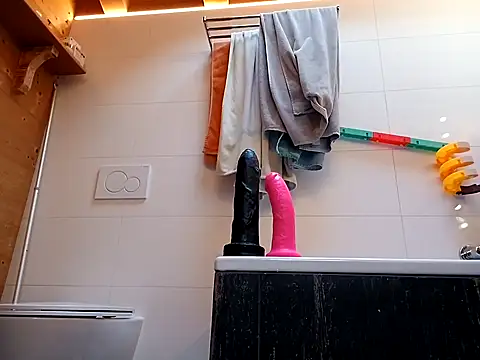 Snapshot of Fabian12999 chatting on February 6, 1:21 pm Fabian12999 online show from February 6, 1:21 pm