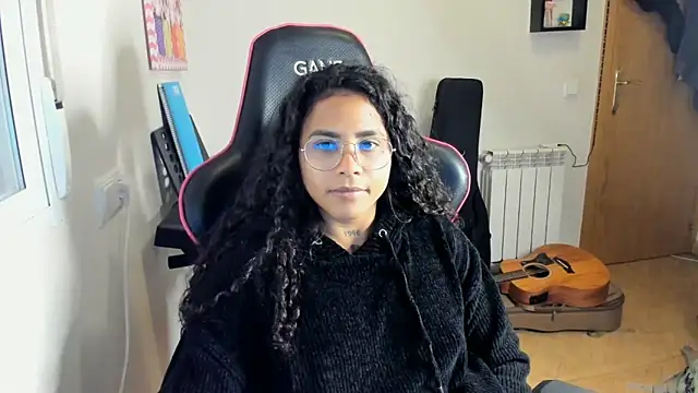 Snapshot of Ama_music chatting on November 6, 1:12 pm Ama music online show from November 6, 1:12 pm