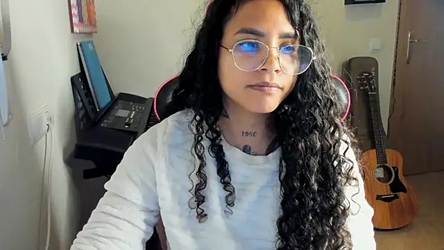 Snapshot of Ama_music chatting on November 21, 3:00 pm Ama music online show from November 21, 3:00 pm