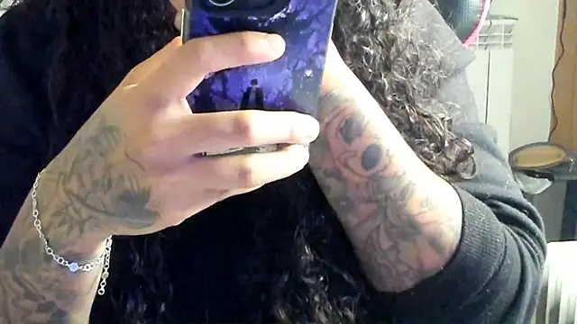 Snapshot of Ama_music chatting on December 15, 9:24 am Ama music online show from December 15, 9:24 am