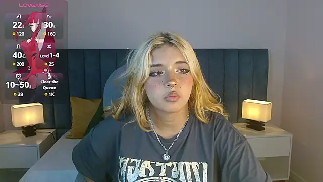 Snapshot of april_bunnyy chatting on February 13, 9:06 pm april bunnyy online show from February 13, 9:06 pm