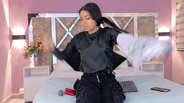 Larabrooks online show from November 9, 11:52 am