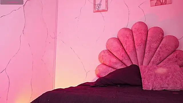 Melany Luv online show from March 24, 9:20 pm