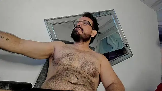 Snapshot of SbasTone_Muscle chatting on October 6, 1:19 pm SbasTone Muscle online show from October 6, 1:19 pm
