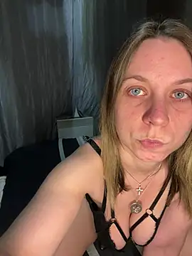 Snapshot of Aphrodite-22 chatting on January 20, 8:07 pm Aphrodite-22 online show from January 20, 8:07 pm