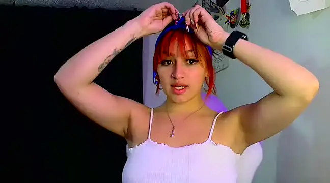 Snapshot of lucycherry__ chatting on February 4, 3:00 am lucycherry online show from February 4, 3:00 am