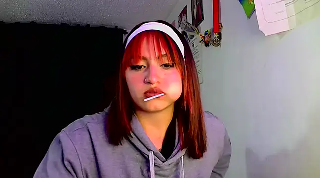 Snapshot of lucycherry__ chatting on February 7, 3:55 am lucycherry online show from February 7, 3:55 am