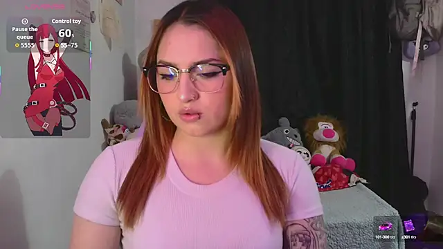 Snapshot of lucycherry__ chatting on September 19, 2:46 am lucycherry online show from September 19, 2:46 am