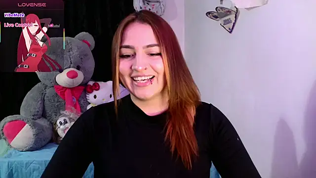 Snapshot of lucycherry__ chatting on November 15, 6:44 am lucycherry online show from November 15, 6:44 am