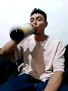 Snapshot of IM_A_WOT chatting on January 9, 9:37 am IM A WOT online show from January 9, 9:37 am