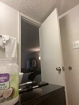 Snapshot of PrettyGal_Tingz chatting on January 27, 10:27 pm PrettyGal Tingz online show from January 27, 10:27 pm