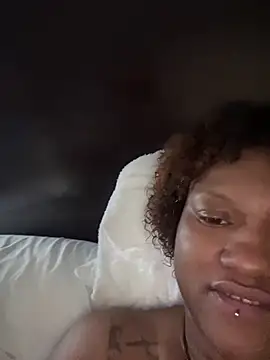 Snapshot of PrettyGal_Tingz chatting on February 1, 8:47 pm PrettyGal Tingz online show from February 1, 8:47 pm