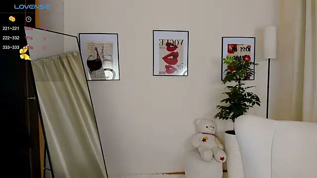 VanessaSmuth online show from October 21, 2:01 am