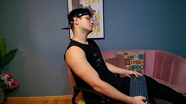 Snapshot of Mark_Evans1_ chatting on March 19, 7:38 pm Mark Evans1  online show from March 19, 7:38 pm