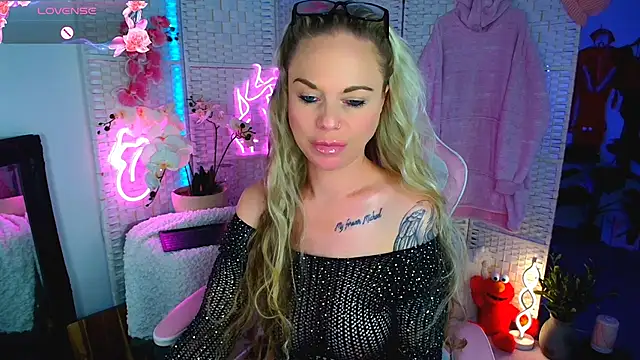 EllieKarrX online show from January 31, 3:52 am