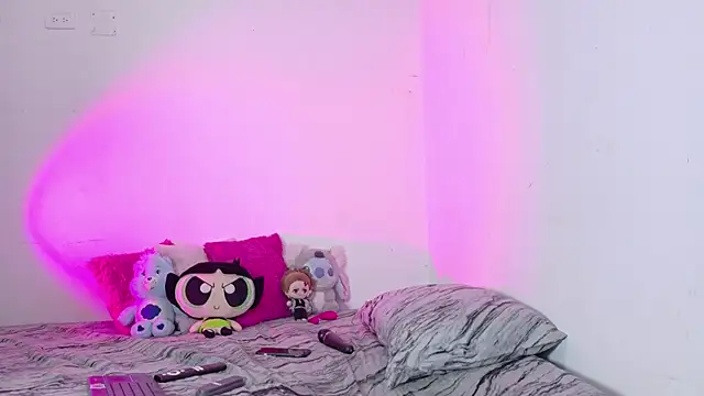 Snapshot of KetraWesttt chatting on November 25, 9:15 pm KetraWesttt online show from November 25, 9:15 pm