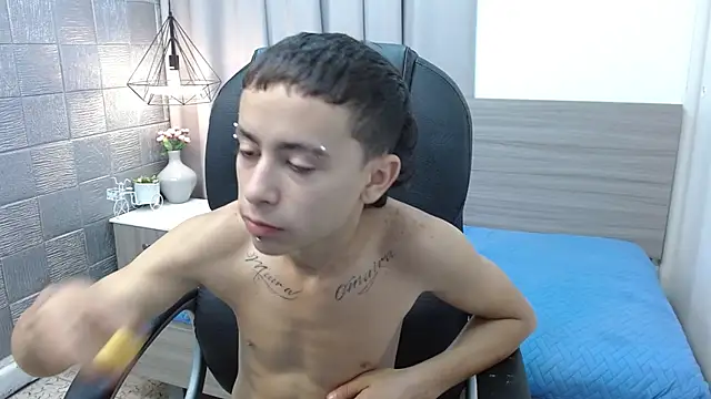 Snapshot of Xavii18 chatting on December 4, 4:16 pm Xavii18 online show from December 4, 4:16 pm