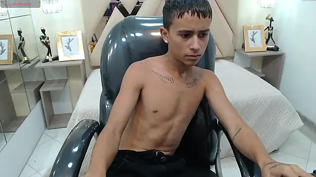 Snapshot of Xavii18 chatting on January 21, 3:21 pm Xavii18 online show from January 21, 3:21 pm