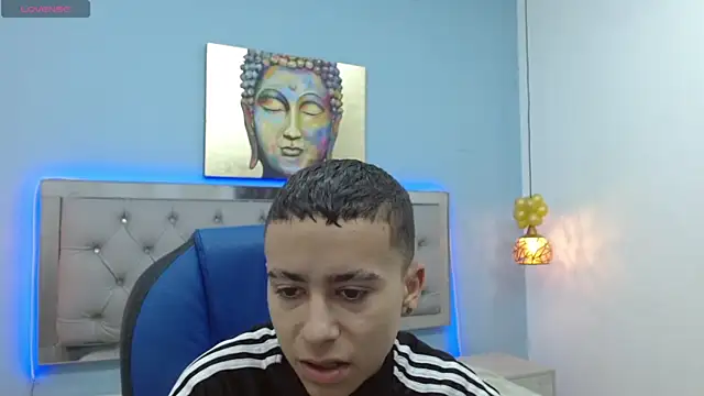 Snapshot of Xavii18 chatting on March 7, 1:07 pm Xavii18 online show from March 7, 1:07 pm